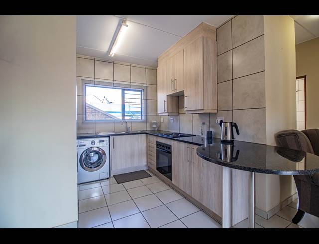 2 BEDROOM APARTMENT FOR SALE IN SOUTH CREST